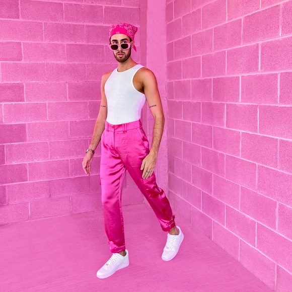 I’m Alexander, thanks for checking out my closet 🤎 - Picture 3 of 4